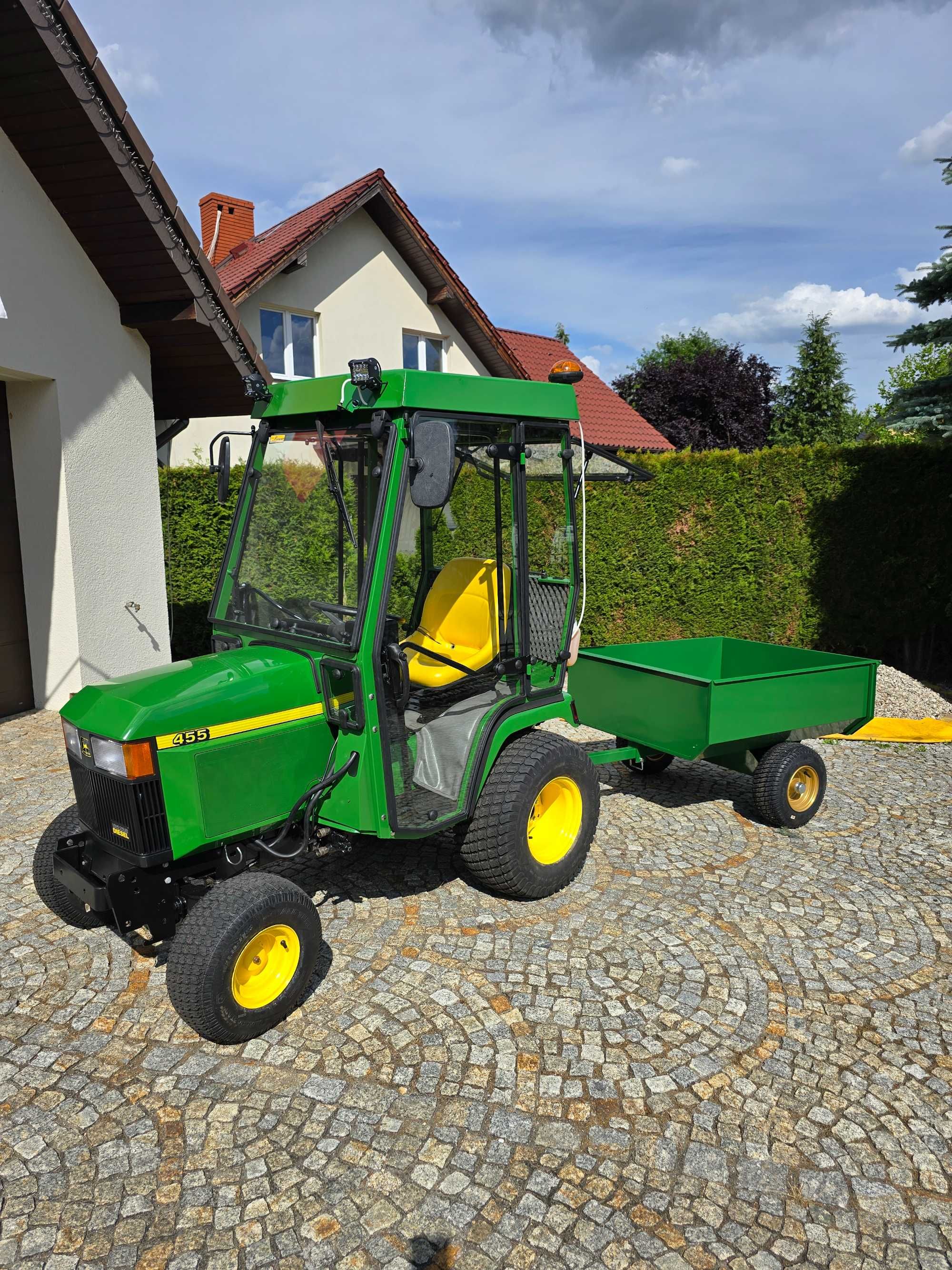 Traktorek ogrodowy  komunalny John Deere 455