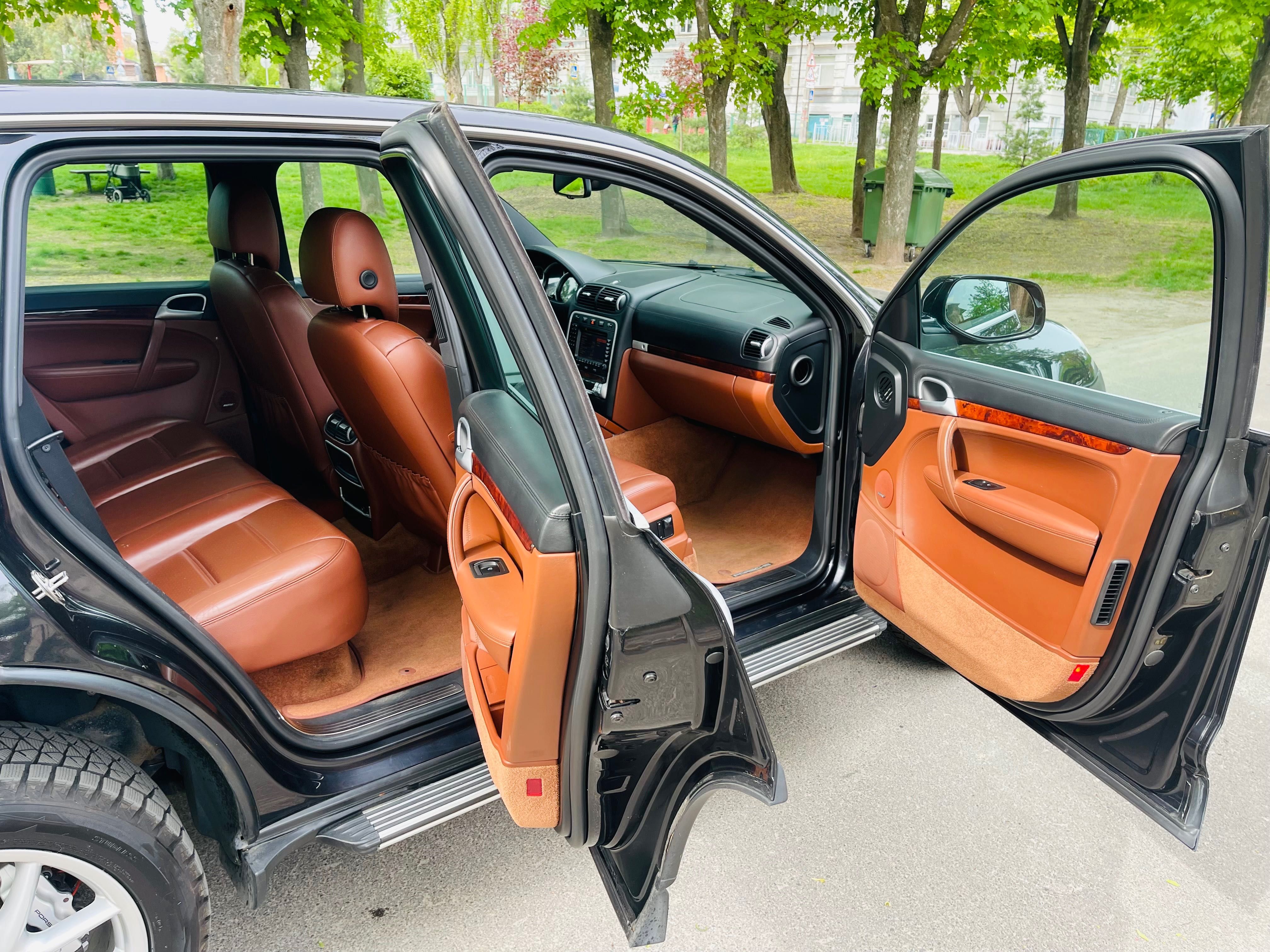 Porsche Cayenne 93т.км. Без подкрасов. Идеальный.