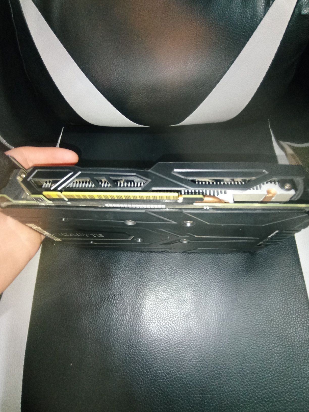 Як нова GTX1050 2gb ddr5 пам'яті!