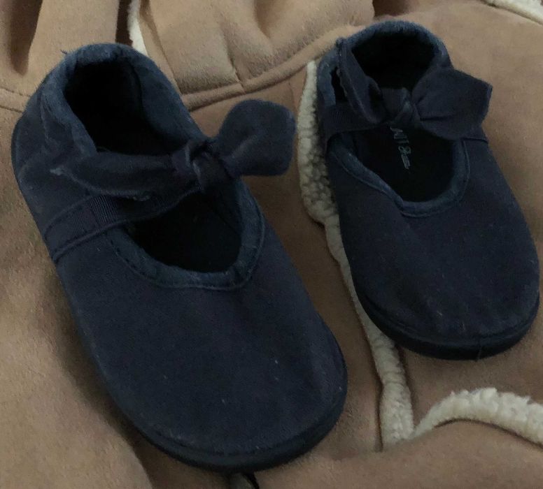 3 pares de Sapatos, tamanho 24. Portes grátis!