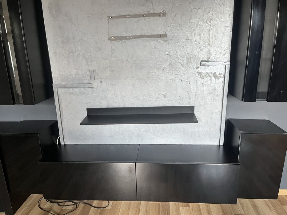 Sprzedam zestaw mebli RTV i komode