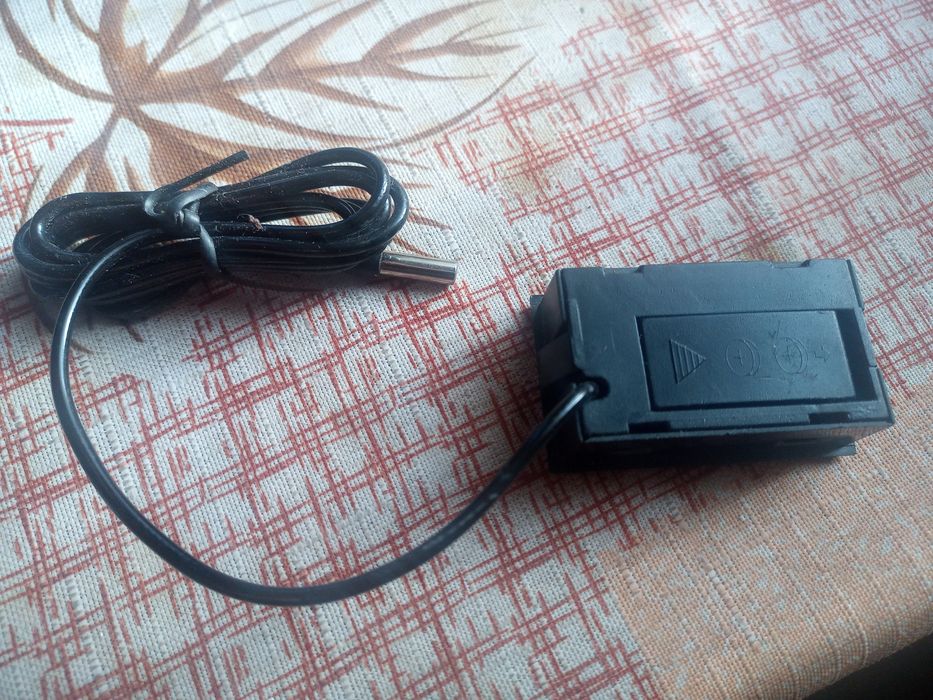 Цифровий термометр з виносним датчиком 1м і РК дисплеєм LCD