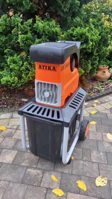 Rozdrabniacz do gałęzi frezowy Atika z koszem 2800 Watt rębak