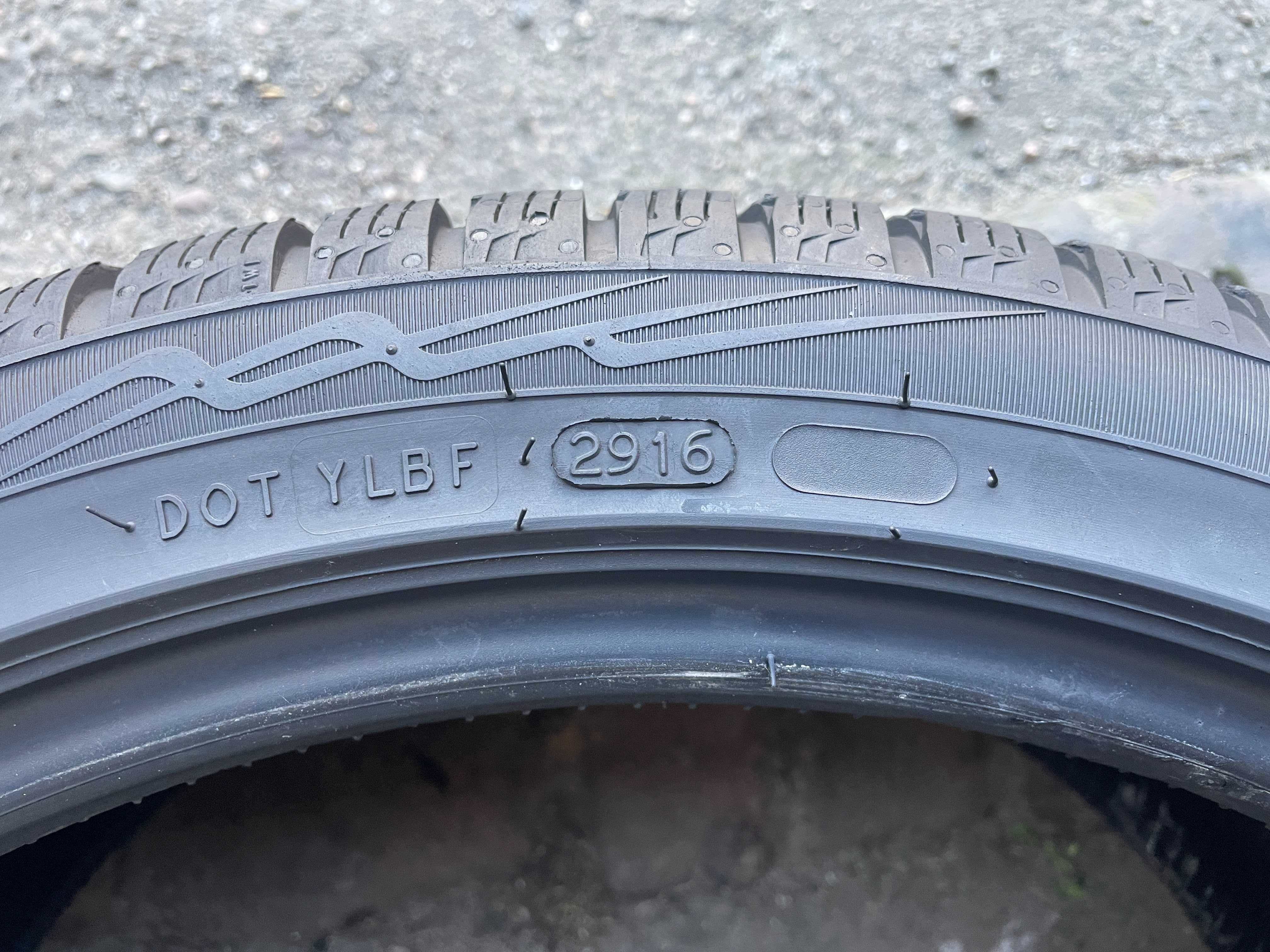 Komp. opon Nokian 225/40R18 demo