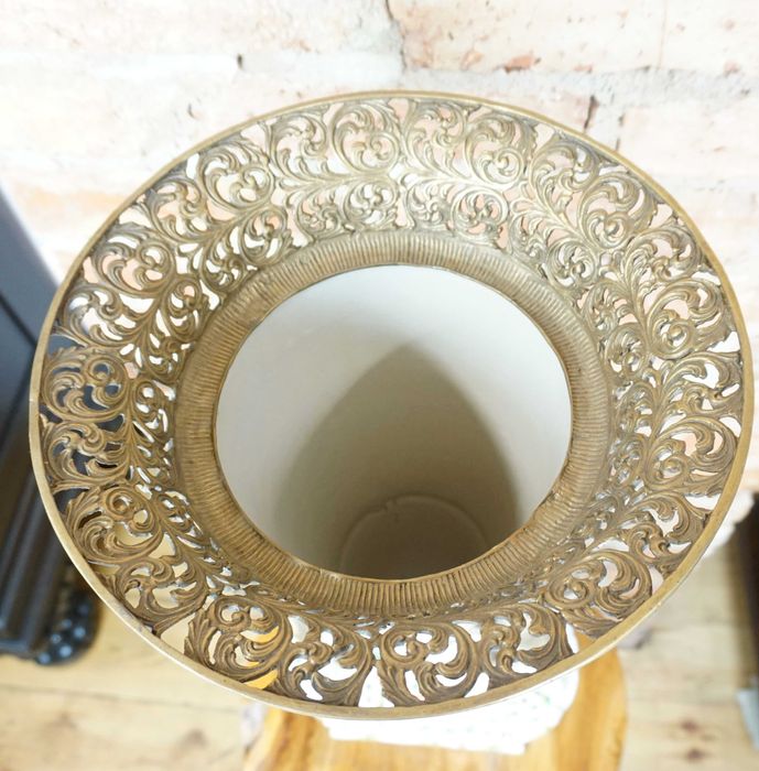 WAZON puchar porcelanowy okuty brązem z jeleniami dla myśliwego