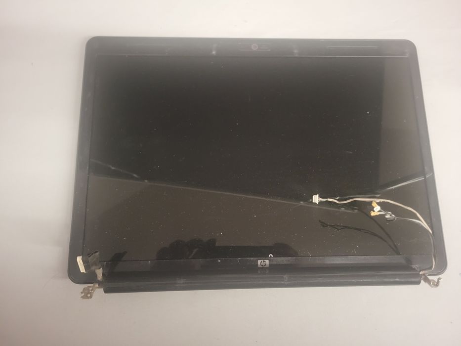 Sprzedam klapę Matrycy pasmo zawiasy do Laptopa HP PAVILION dv5-1111ea