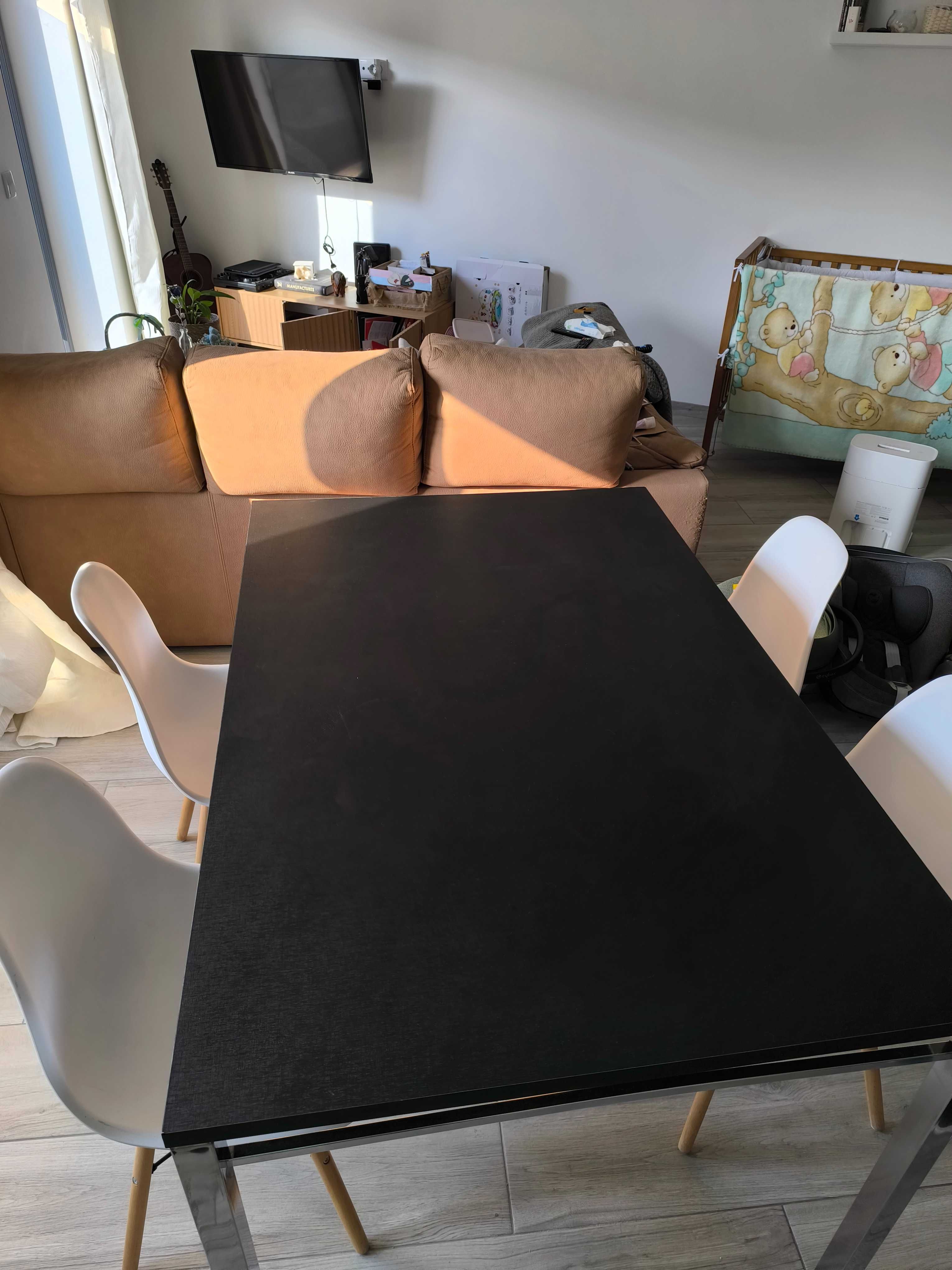Conjunto de mesa mais 4 cadeiras