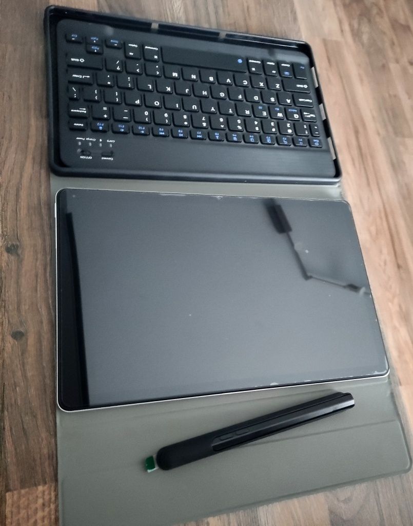 Tablet Lenovo Tab P11 + klawiatura