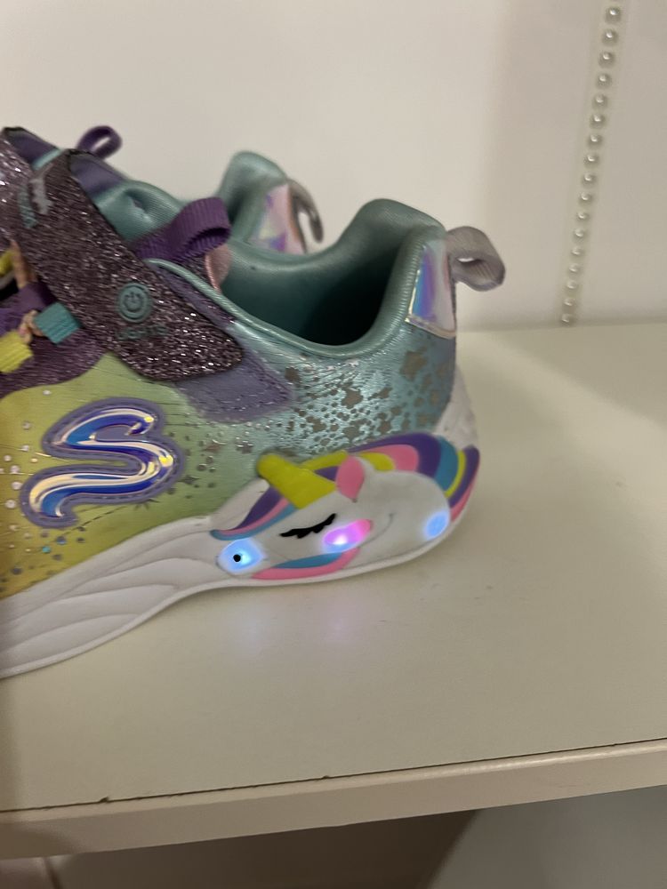 Кросівки Skechers light 28 р з вогниками