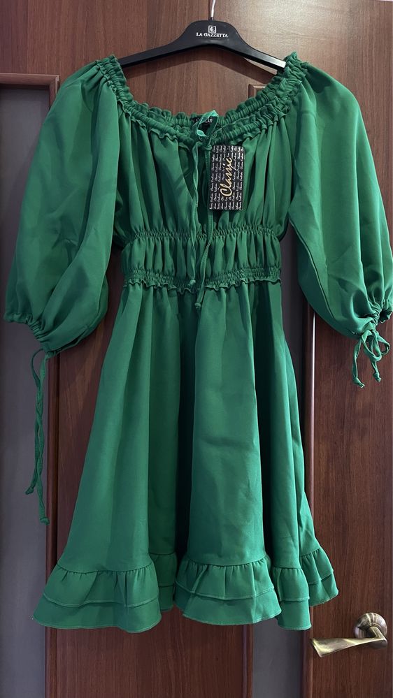 Сукня зеленого кольору  Платье зеленого цвета