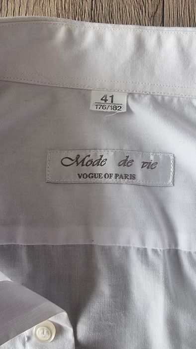 Garnitur męski, koszula gratis.