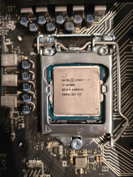 I7 6700K + 32GB RAM 2666 + Fonte 550W + MOBO MSI M170