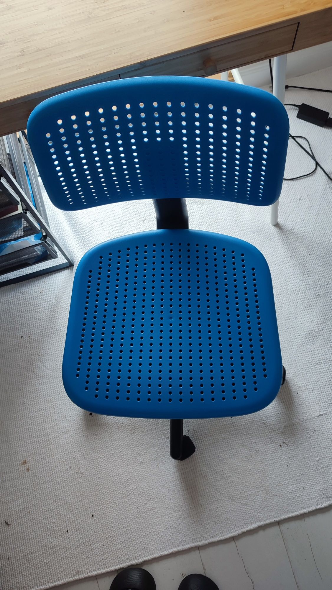 IKEA Puck krzesło biurkowe dziecięce regulowana wysokość obrotowe nieb