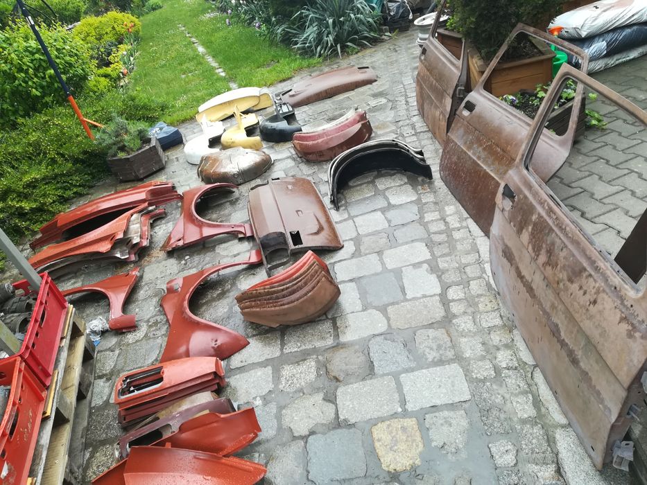 Fiat 126p pakiet części blacharskich do Fiata 126p. Dużo
