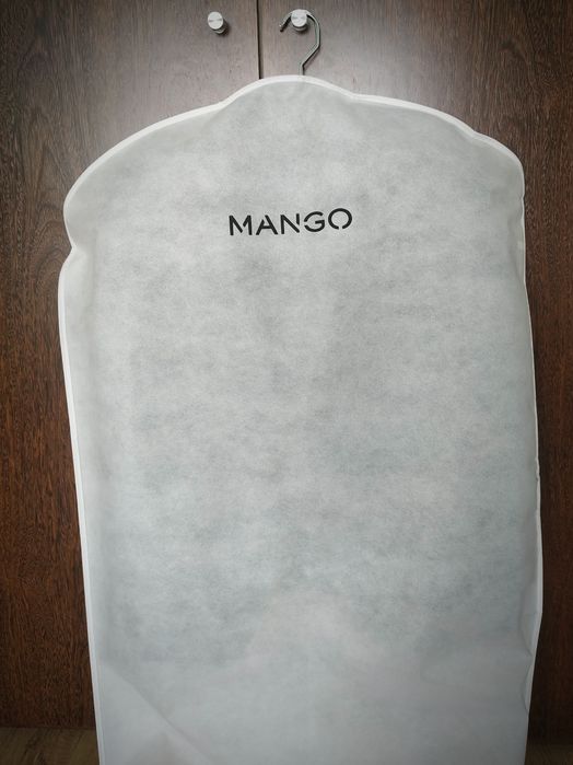 Fato Mango Slim (casaco 46, calça 38) + camisa Oferta Mango