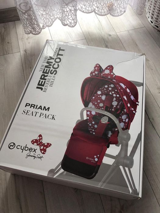 Sprzedam piekną tapicerke cybex