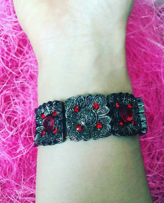 Винтажные броши бижутерия сережки браслеты бижутерия