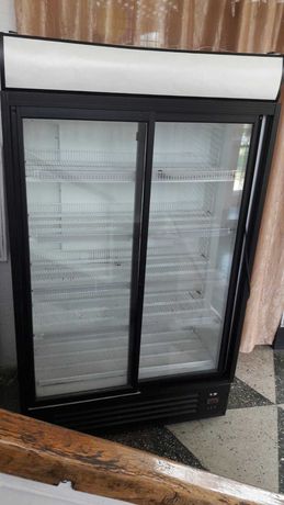 Шафа холодильна  вітрина   двохдверна холодильник