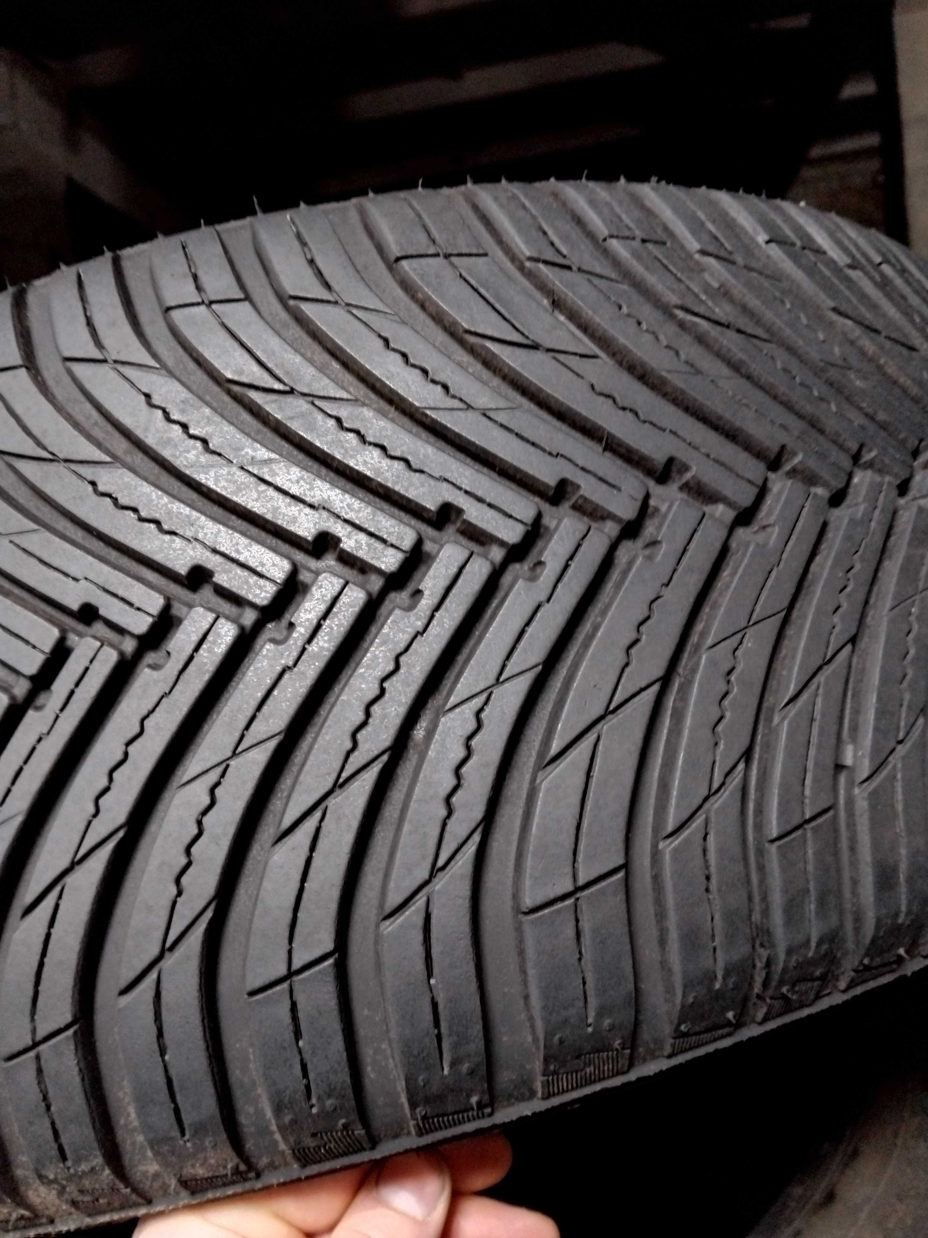 Шини бу 235/45 R19 Maxxis Premitra All Season SUV Комплект