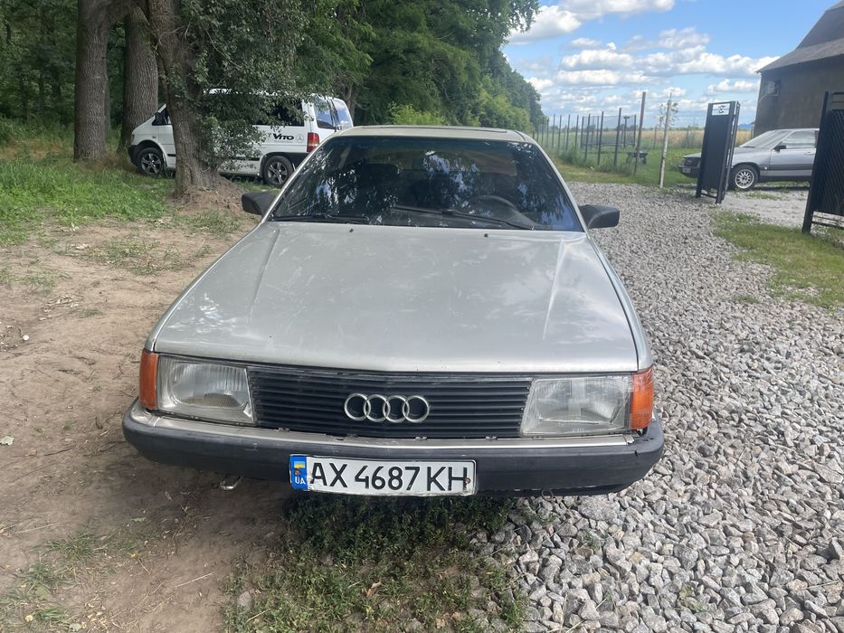 Ауді 100с3 ристайлінговий салон