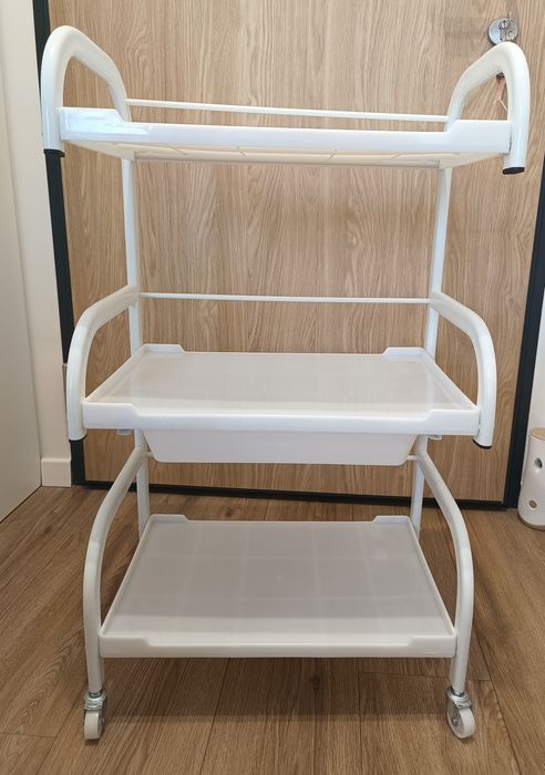 Pomocnik kosmetyczny/regał na kółkach