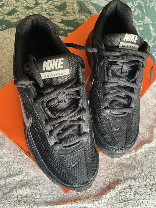 Nike initiador black