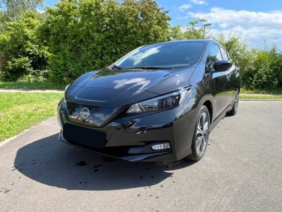 Nissan Leaf      2022