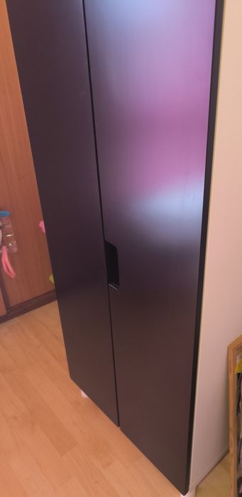 Roupeiro para quarto de criança ou para apoio.