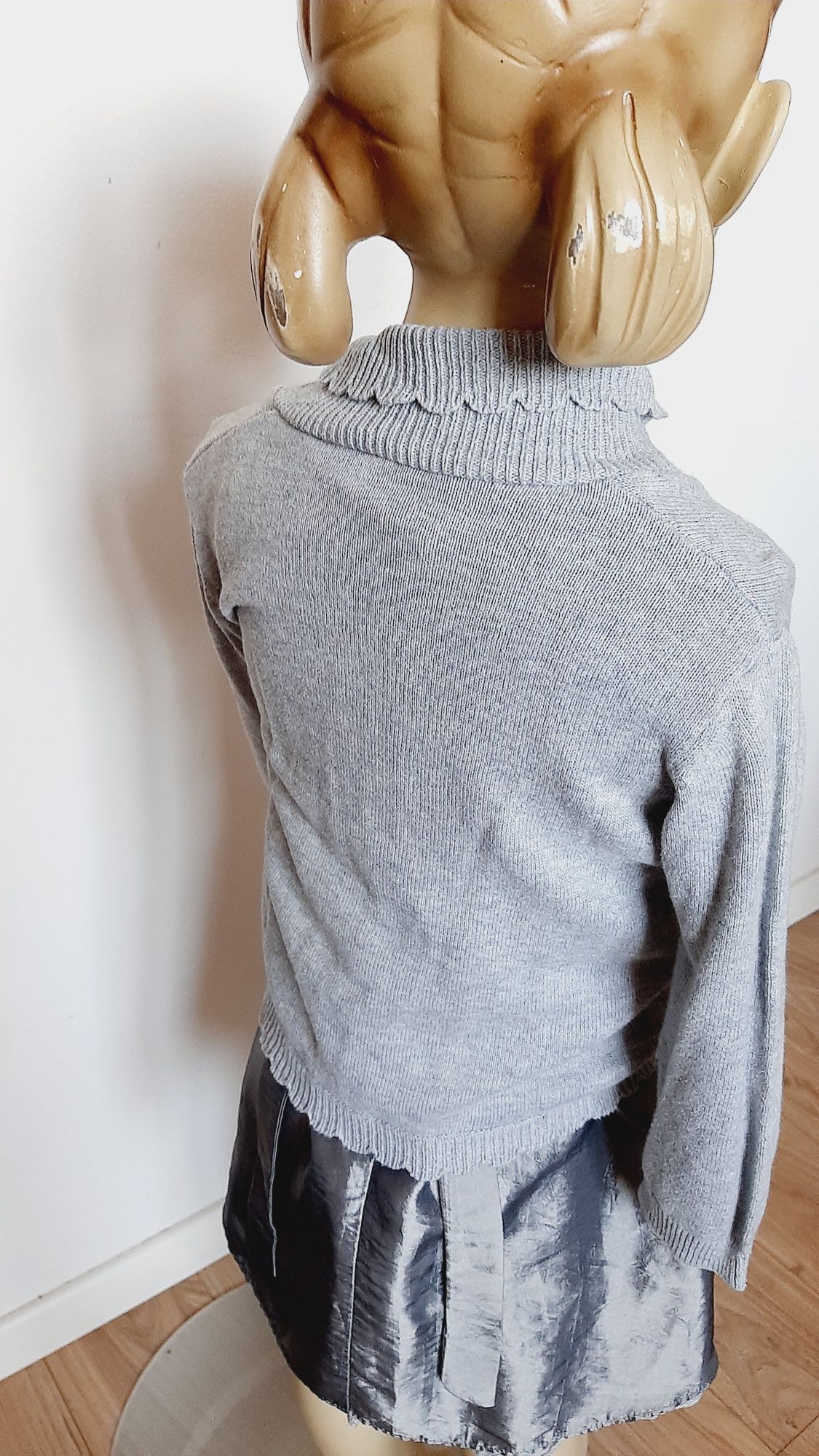 Sg Sweter 86 , zapinany sweter 86 dla dziewczynki