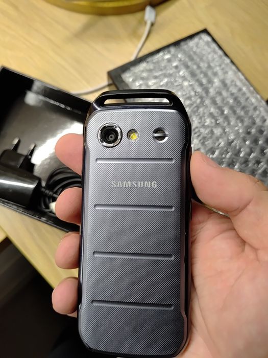 Solid jak nowy z folia na wyświetlaczu