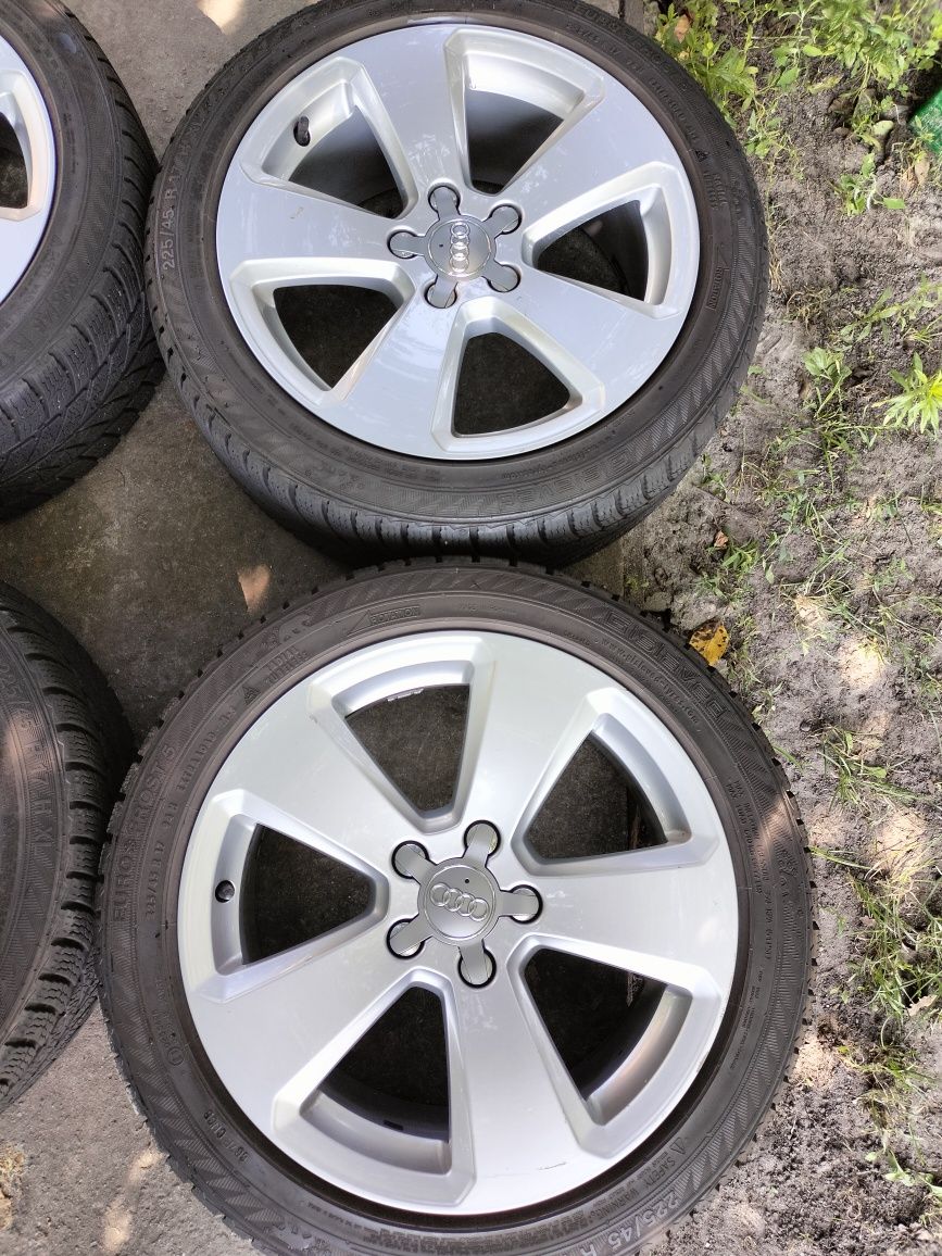 комплект 225/45/R 17 AUDI,