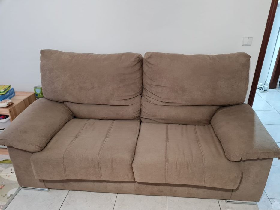 2 sofás de 2 lugares