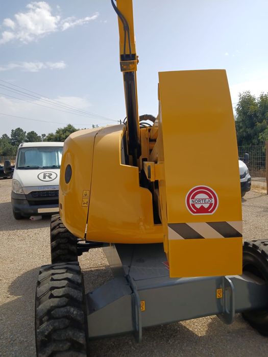 Plataforma elevatoria articulada