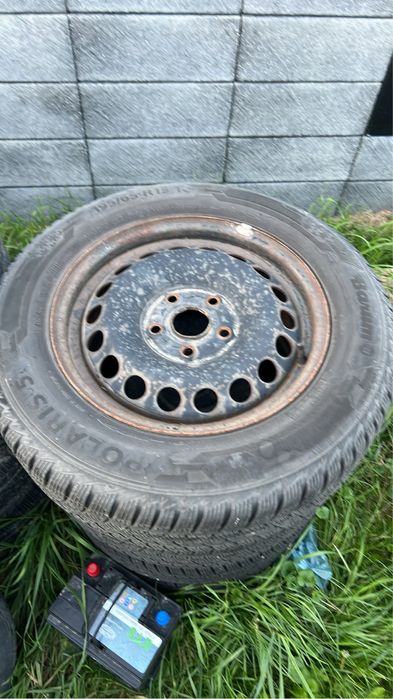 Opona Opony zimowe kola 5x112 Barum Polaris5 195/65/15 R15 VW Skoda