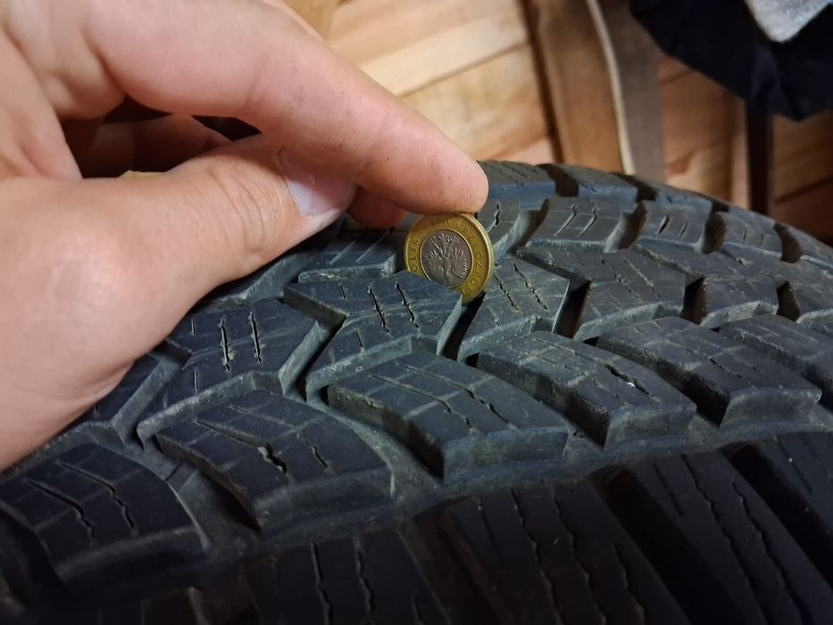 Opony zimowe 215/65 R16
