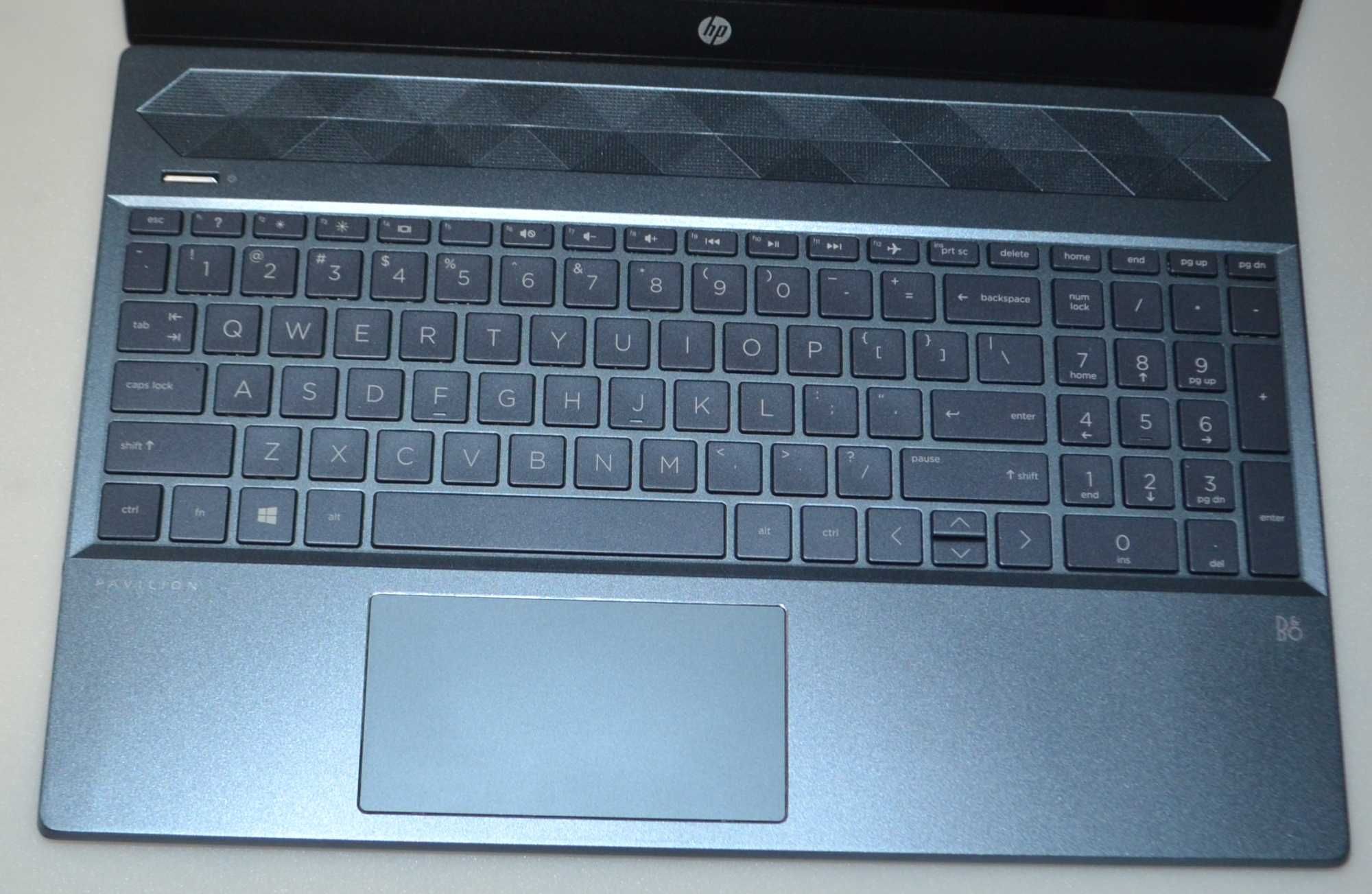 HP Pavilion 15-cw1068wm \ FullHD IPS \ i5 \ 8Gb \ SSD 256Gb