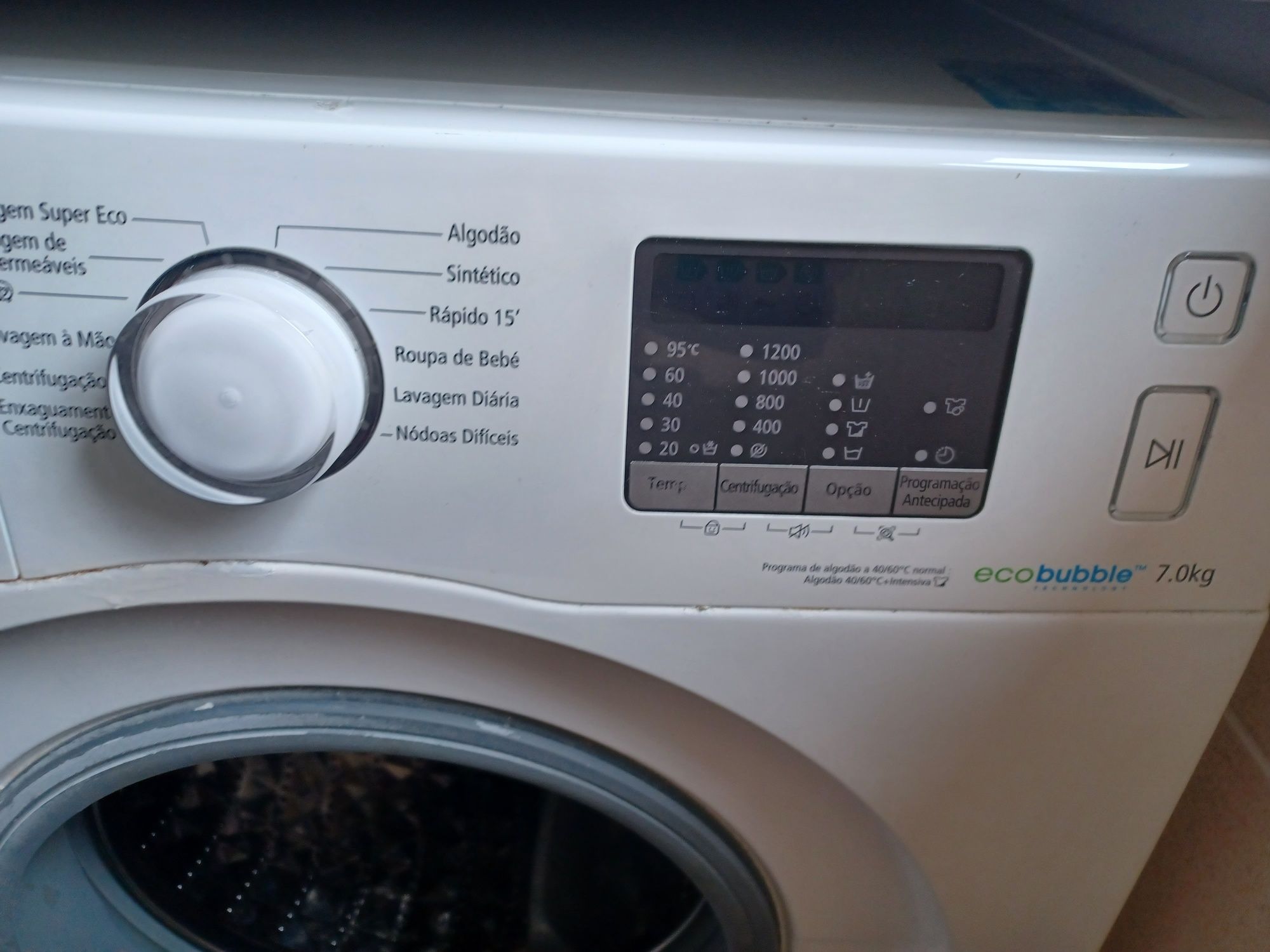Maquinas de lavar e secar roupa