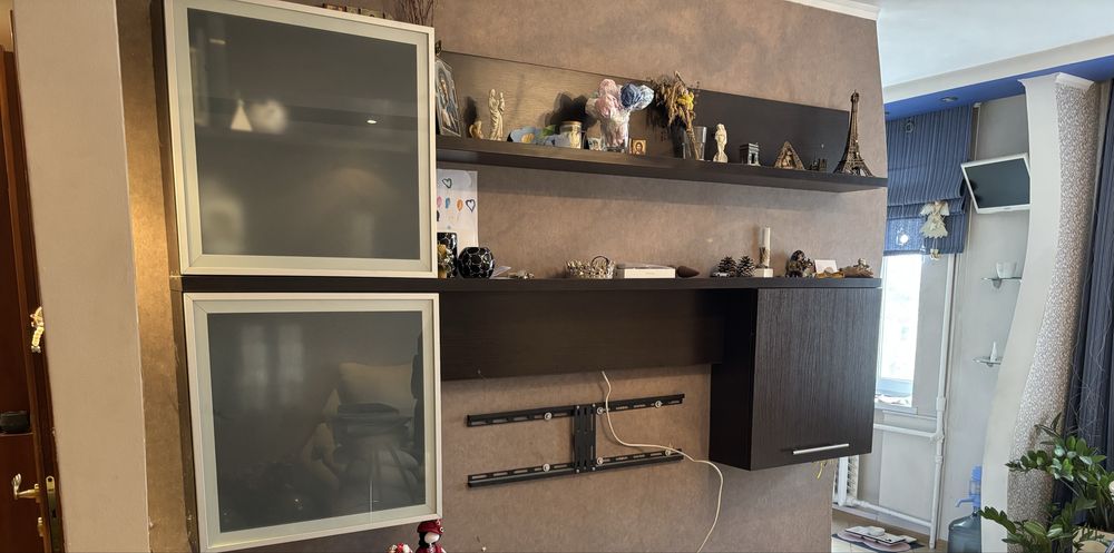 Стінка у вітальню