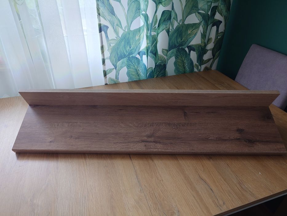 Drewniana półka do powieszenia