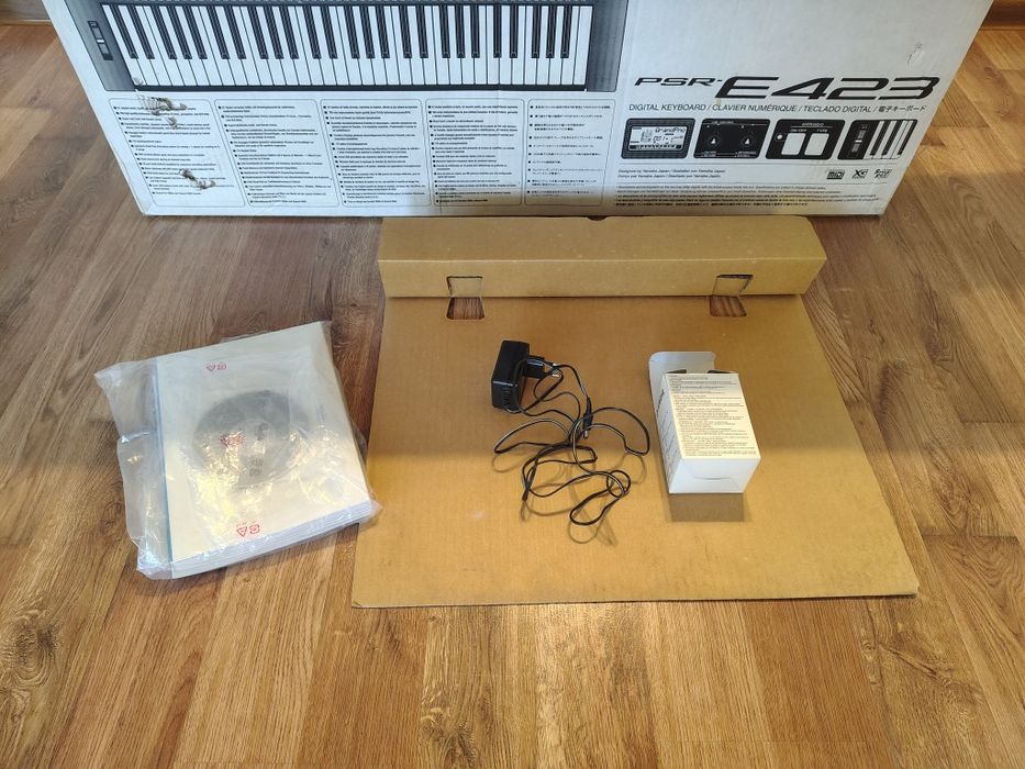 Синтезатор Yamaha PSR E423