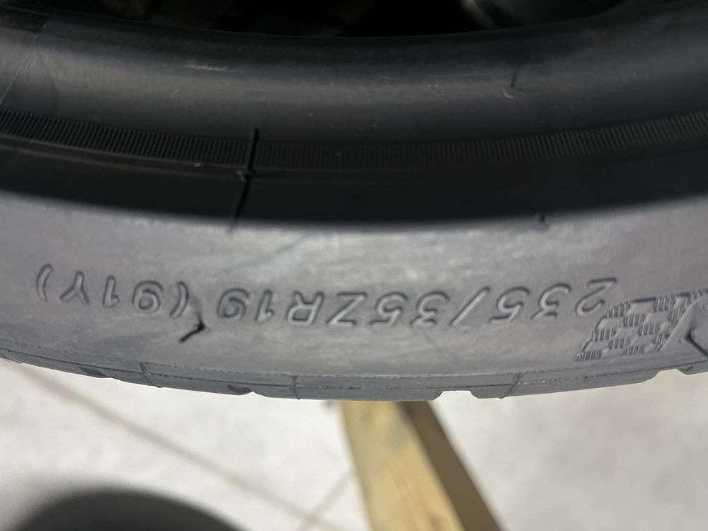 235/35/19 R19 Michelin Pilot Sport 4S 4шт нові