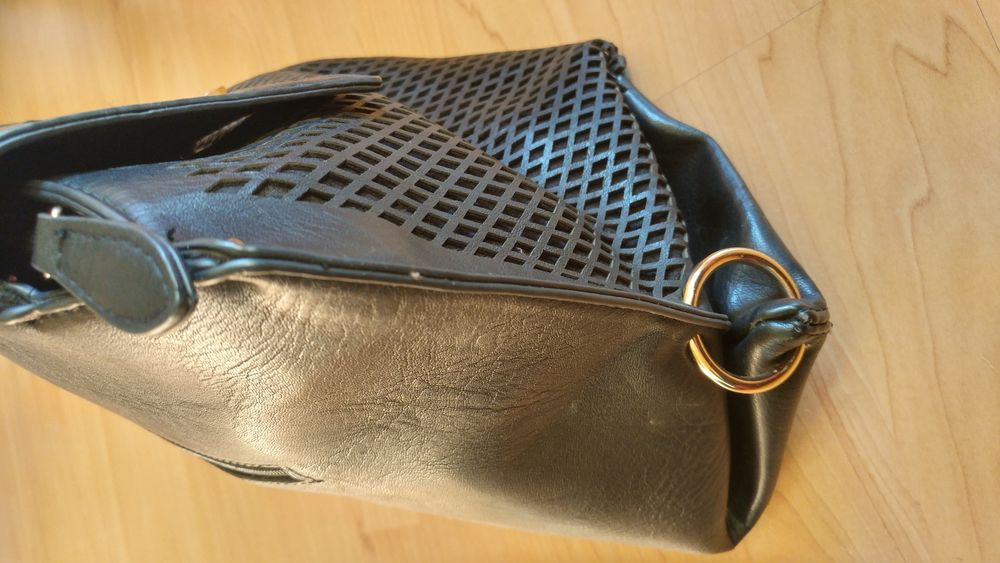 Czarna torba jak nowa