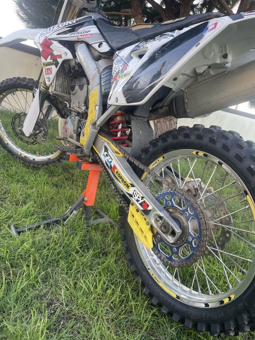 Suzuki rmz 250