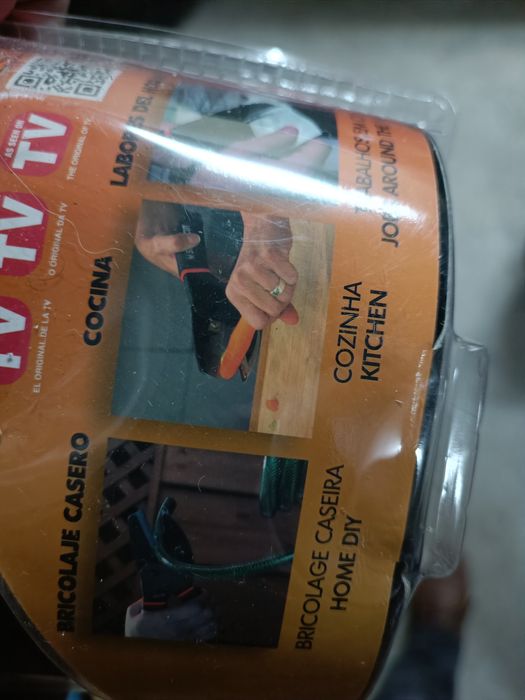 Tesoura multifuncional