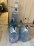 бутли для воды 5 штук + ручная помпа