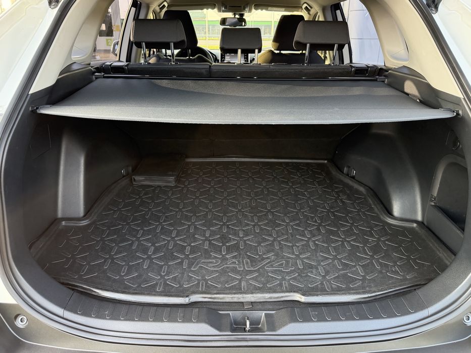 Toyota RAV4 Hybrid 2020 Official