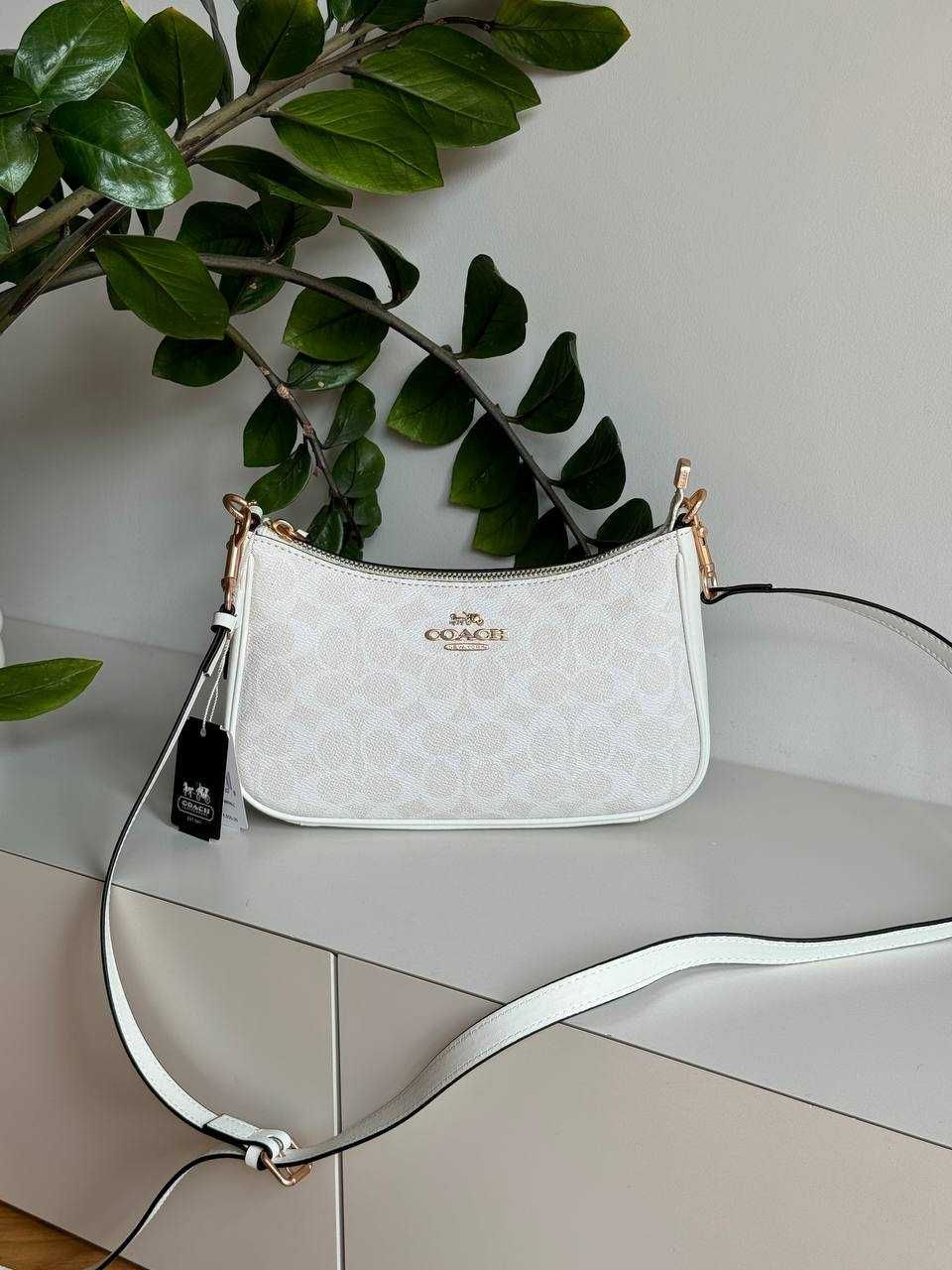 Coach Teri White Shoulder Bag In Signature Canvas