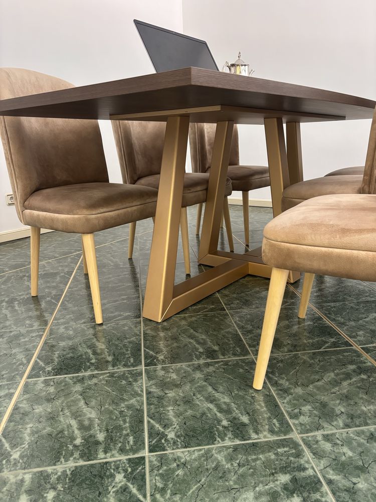 Sofá + Mesa de Jantar + 6 cadeiras (Antarte)