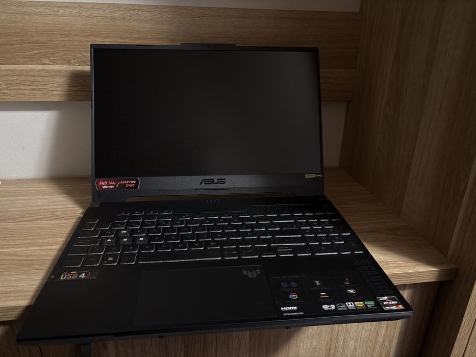 Sprzedam laptop gamingowego RTX4060/ 16 GB RAM/ 1 TB SSD/144Hz