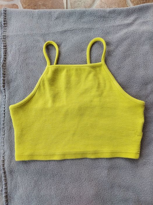 Ładny żółty crop top krótka bluzka na ramiączkach na lato